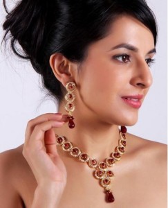 Sharnam Art Gold lacquered necklace with maroon beads decorated with sparkling stones For Women